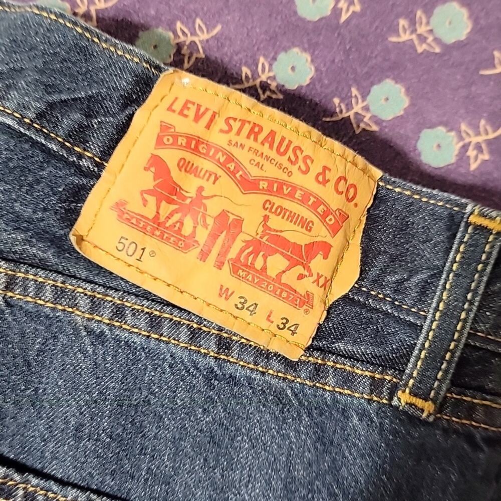 501 Levis - Picture 2 of 6